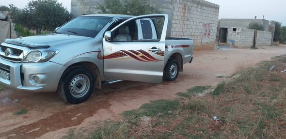 تويوتا هايلوكس 2010 - صورة 1