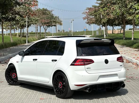 فولكس فاجن جولف جي تي اي 2014 - صورة 4