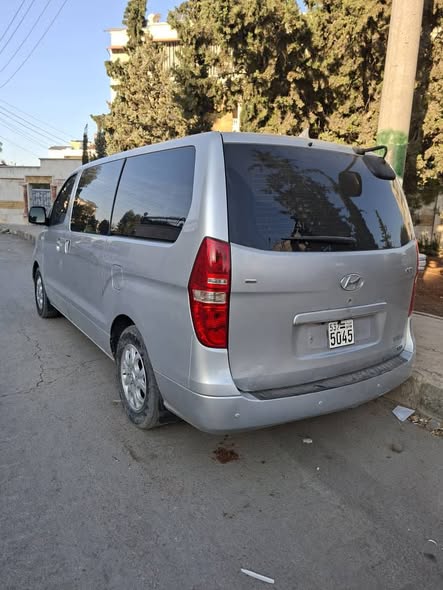 Hyundai H1 2011 - صورة 3