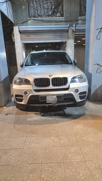 بي إم دبليو اكس 5 2011 - صورة 1