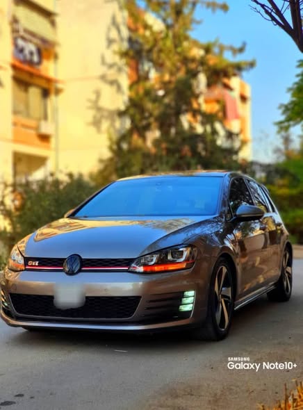 Volkswagen Golf 2014 - صورة 1