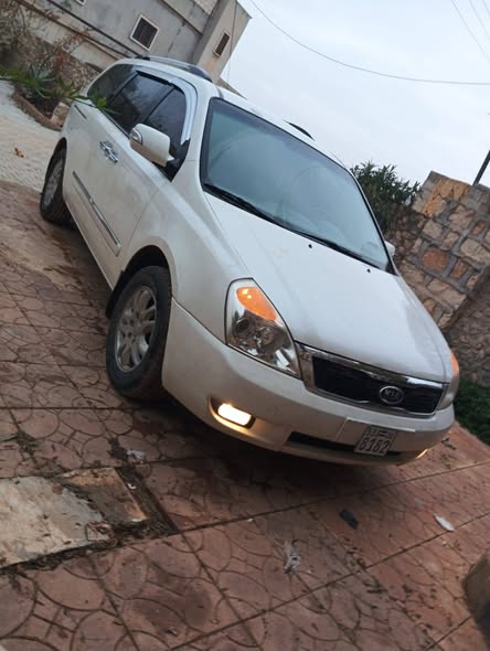 كيا كرنفال 2011 - صورة 1