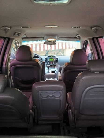 كيا كرنفال 2011 - صورة 4