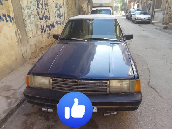 مازدا ٩٢٩ ليمتد 1983 - صورة 1