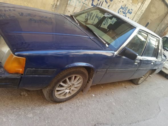 مازدا ٩٢٩ ليمتد 1983 - صورة 3