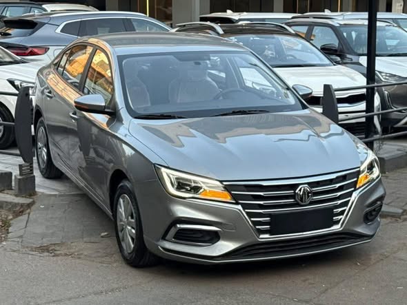 إم جي 5 2025 - صورة 1