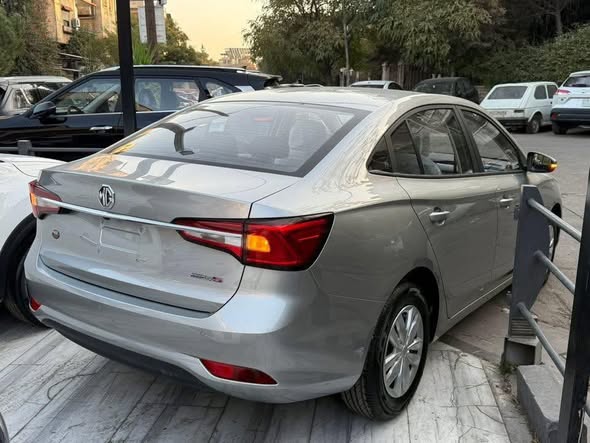 إم جي 5 2025 - صورة 3