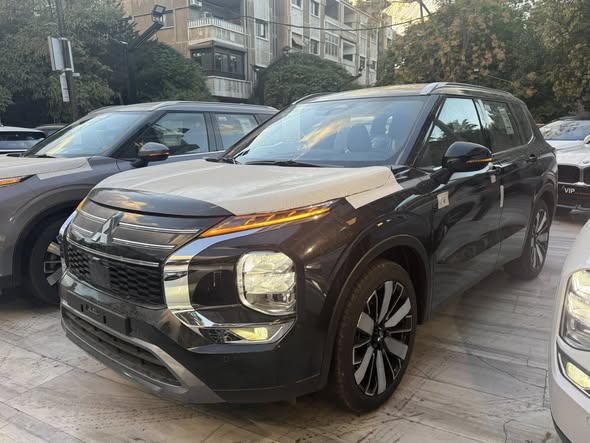 ميتسوبيشي أوت لاندر 2026 - صورة 3