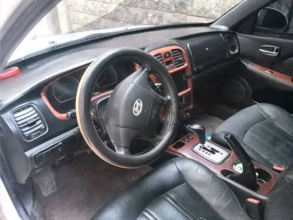 هيونداي سوناتا 2001 - صورة 5