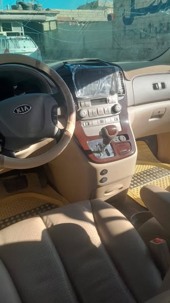 كيا كرنفال 2006 - صورة 5