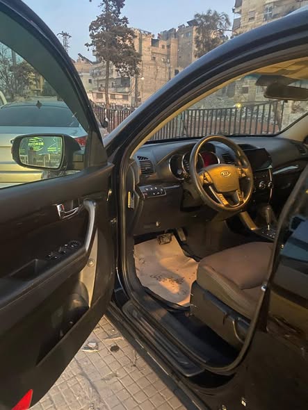 كيا سورنتو 2011 - صورة 1