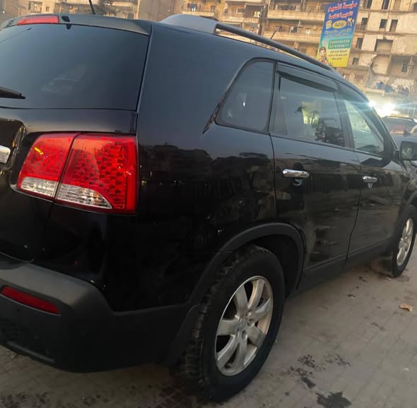 كيا سورنتو 2011 - صورة 2