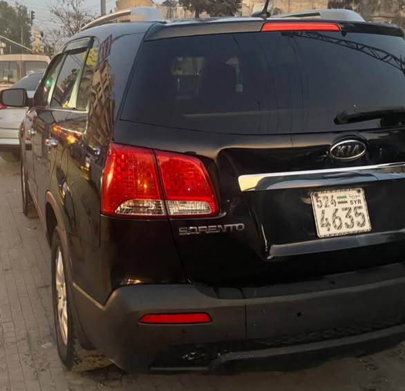 كيا سورنتو 2011 - صورة 3