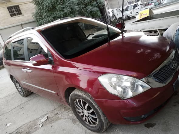 كيا كرنفال ليموزين 2011 - صورة 4