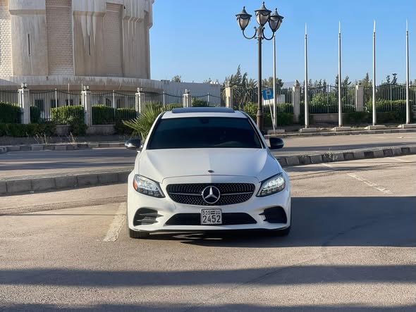 مرسيدس بنز C300 2020 - صورة 2