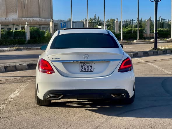 مرسيدس بنز C300 2020 - صورة 4