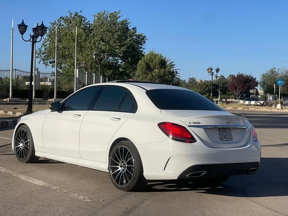 مرسيدس بنز C300 2020 - صورة 5