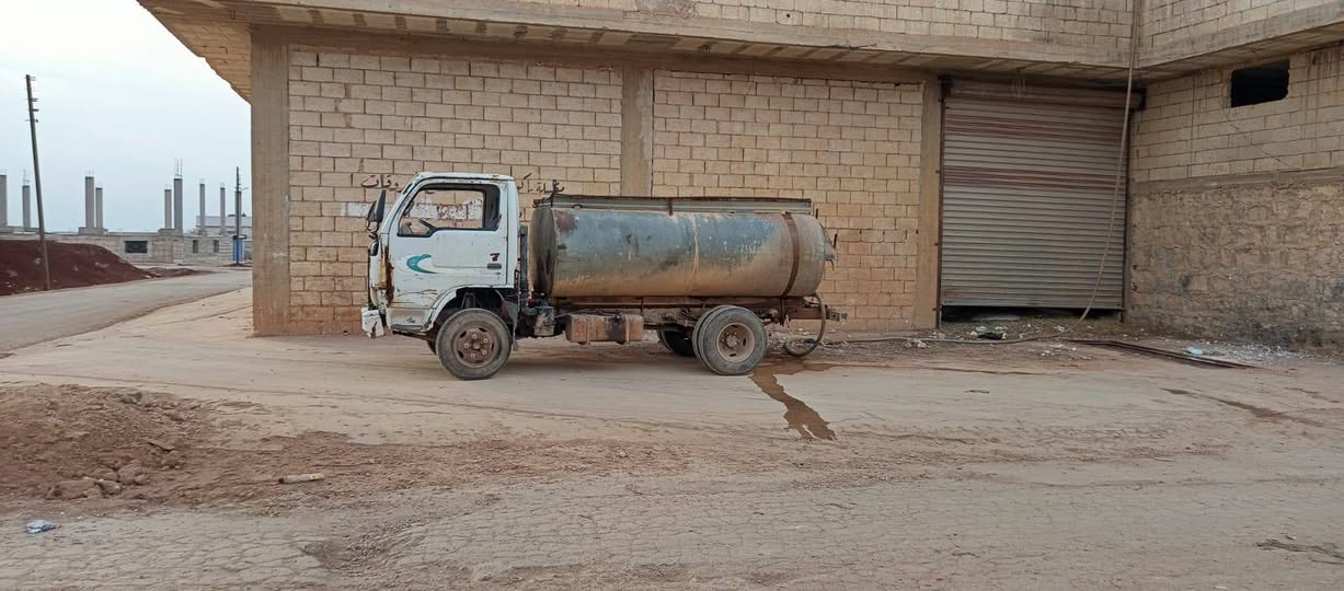 جيب لوجين 2005 - صورة 1