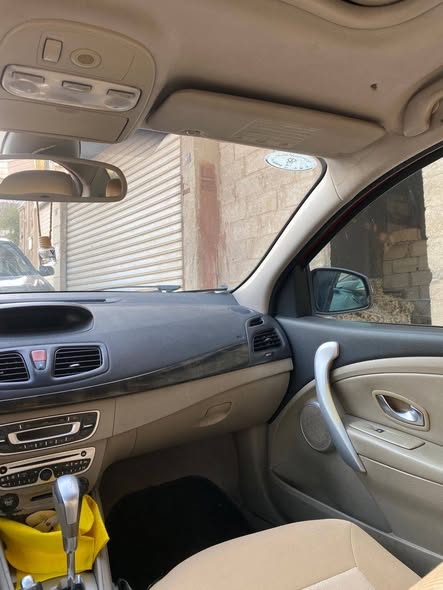 رينو fluence 2010 - صورة 3