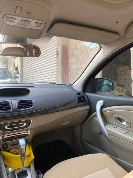 رينو fluence 2010 - صورة 4