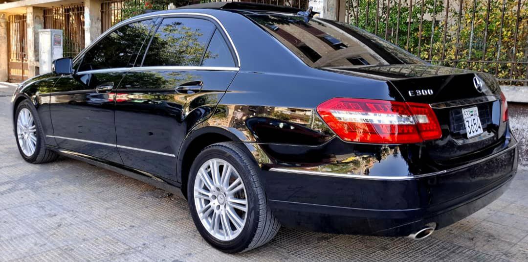 مرسيدس إي 300 2012