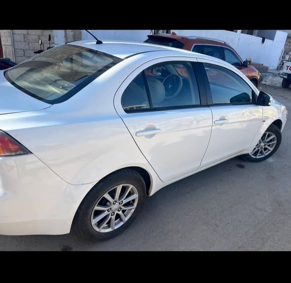 ميتسوبيشي لانسر 2016 - صورة 2