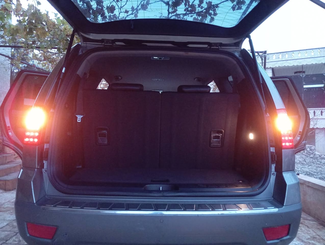 Ssangyong Mohave 2011 - صورة 1