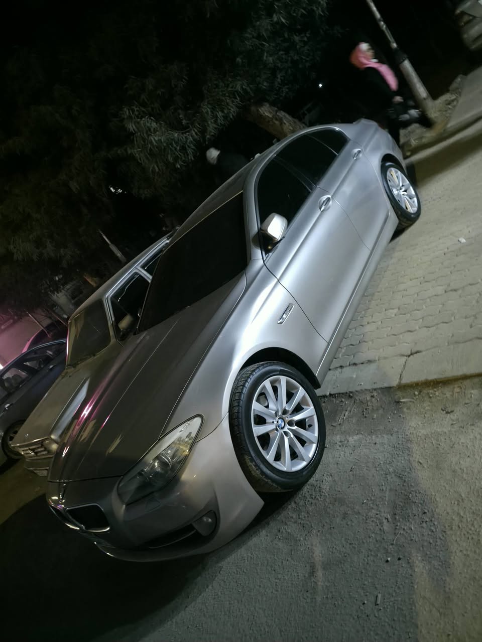 بي إم دبليو 520i 2013 - صورة 3