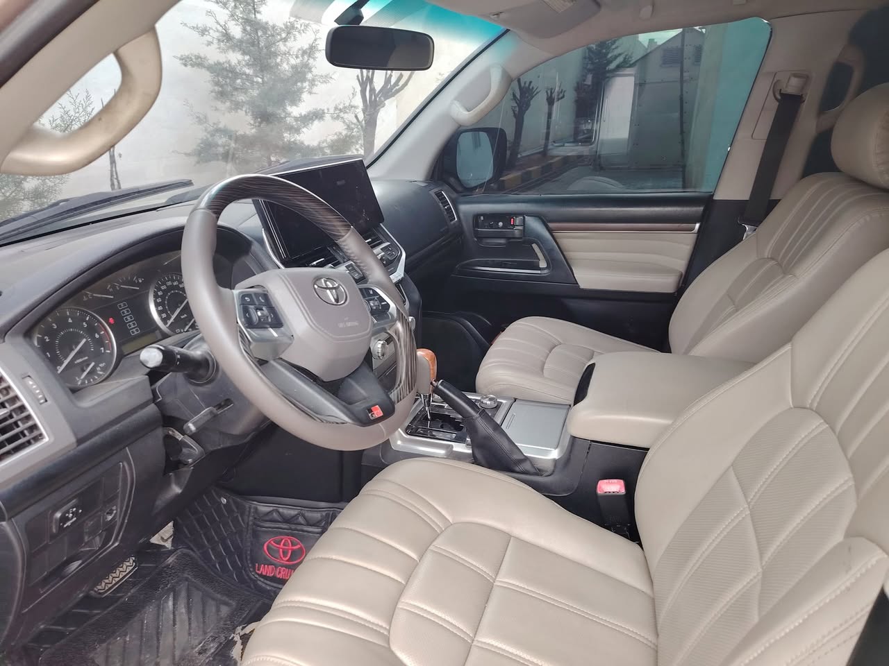 تويوتا لاندكروزر 2011 - صورة 3
