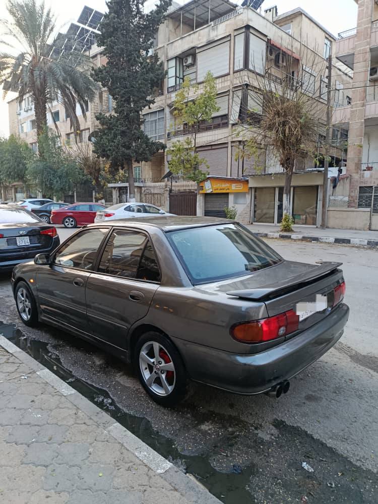 ميتسوبيشي لانسر 1993 - صورة 2