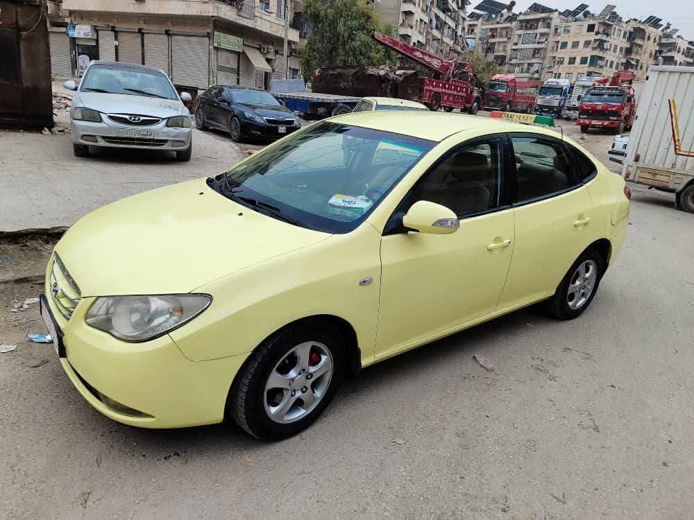 هيونداي افنتي 2010 - صورة 2