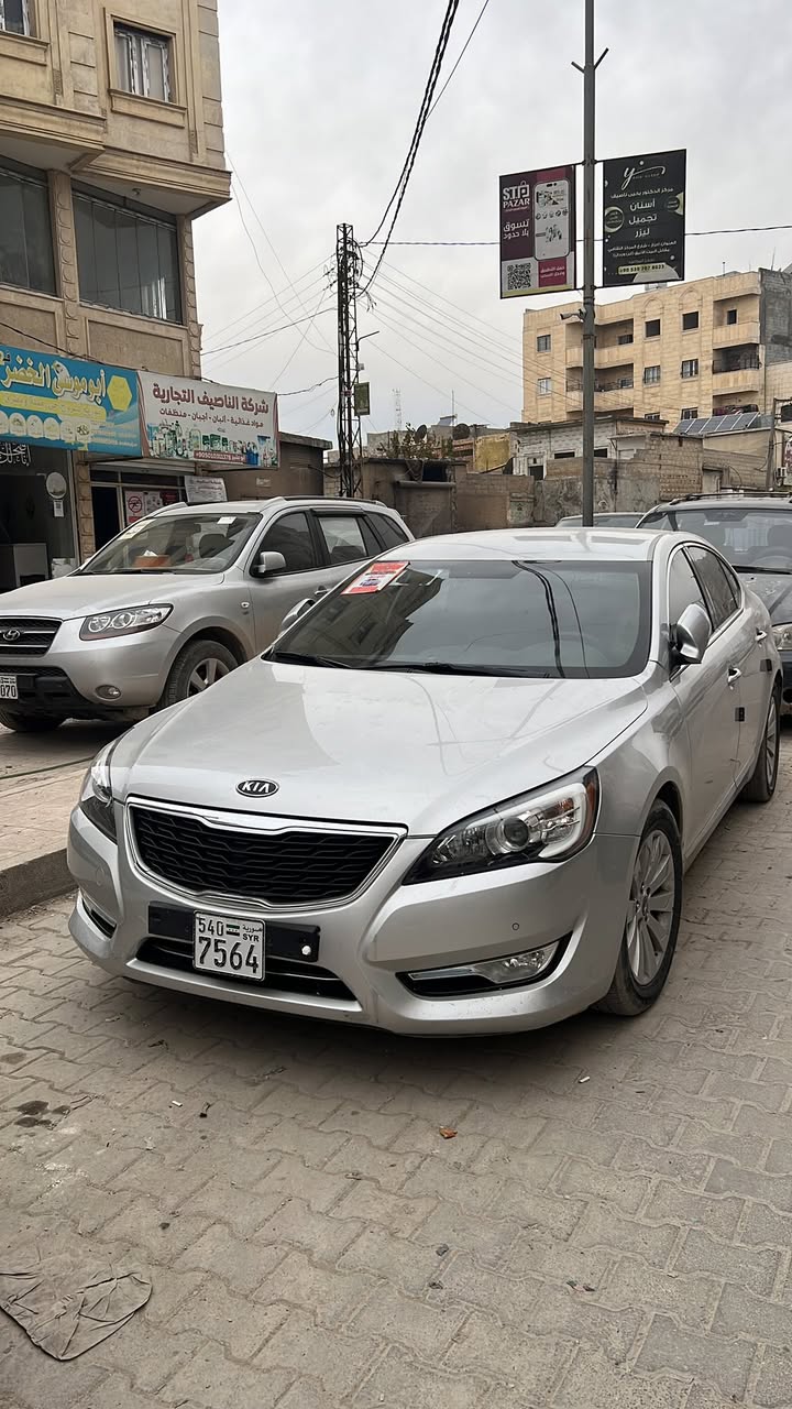 كيا كي 7 2012 - صورة 1