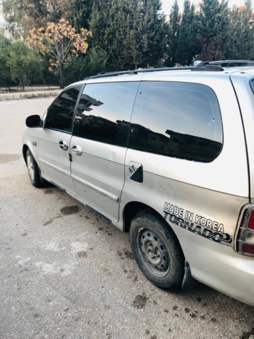 كيا كرنفال 2004 - صورة 5