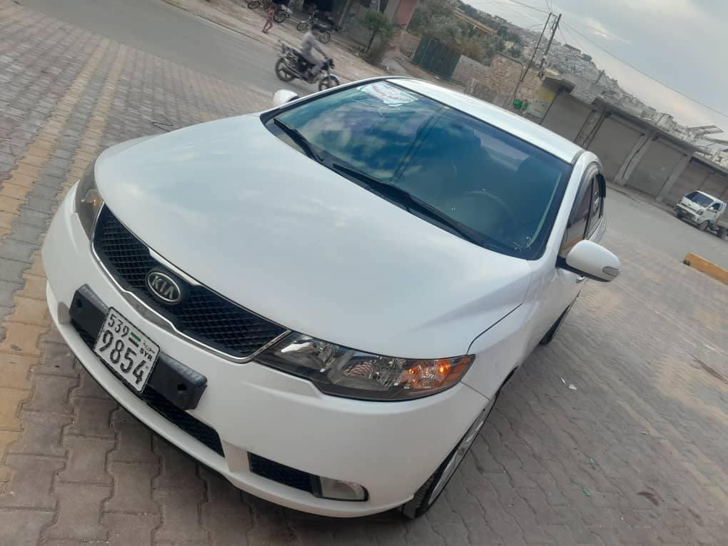 كيا سيراتو فورتي 2009 - صورة 1