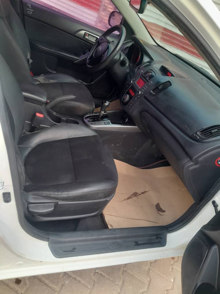 كيا سيراتو فورتي 2009 - صورة 4