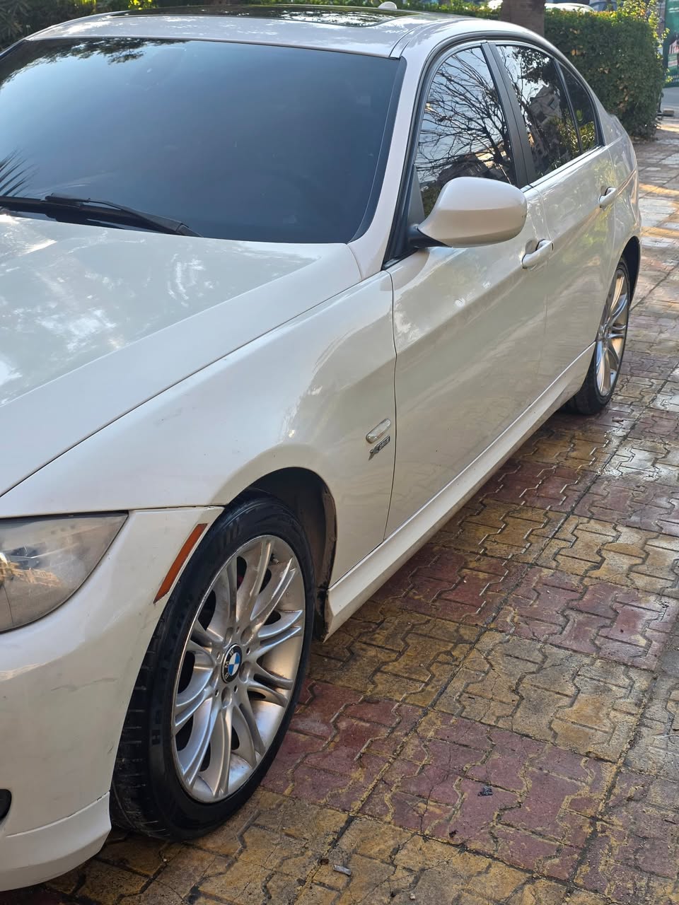 BMW 328I 2011 - صورة 1