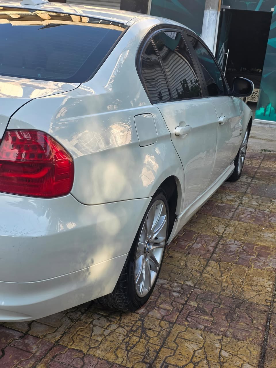 BMW 328I 2011 - صورة 2