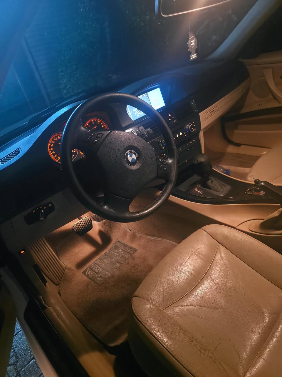 BMW 328I 2011 - صورة 3
