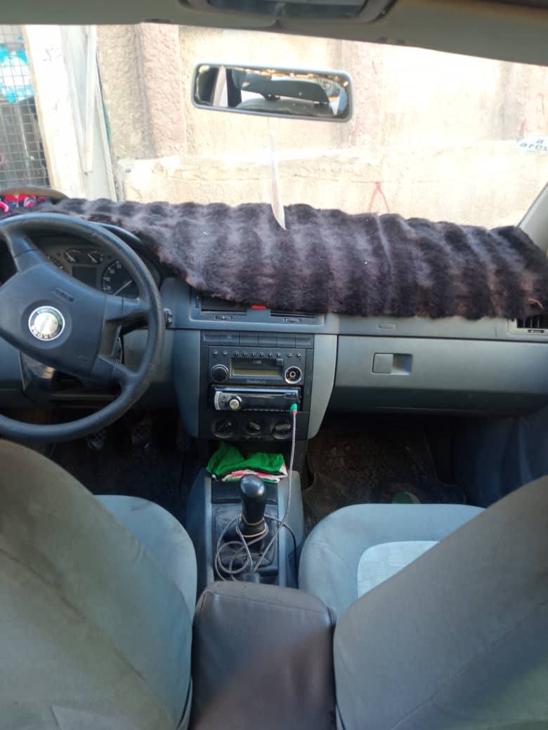 سكودا فابيا 2003 - صورة 2