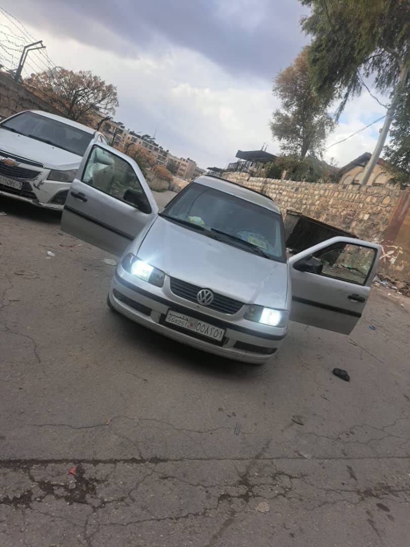 فولكس فاجن سافيرو كرت 2005 - صورة 1