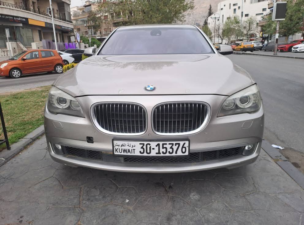 بي ام دبليو 750Li 2012 - صورة 1
