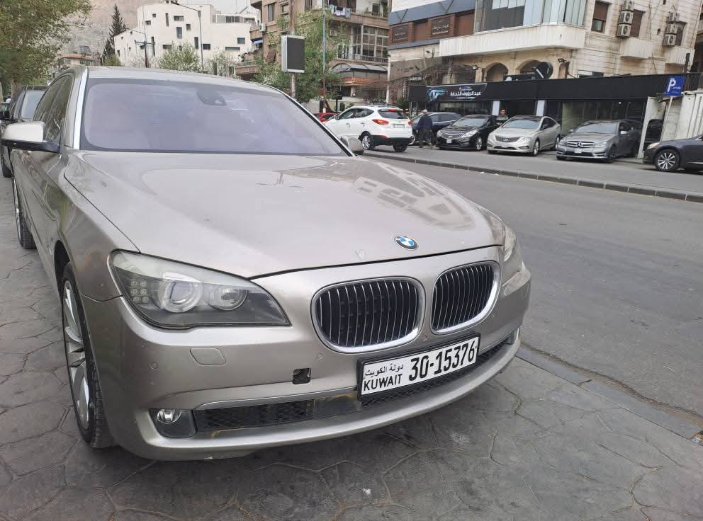 بي ام دبليو 750Li 2012 - صورة 2