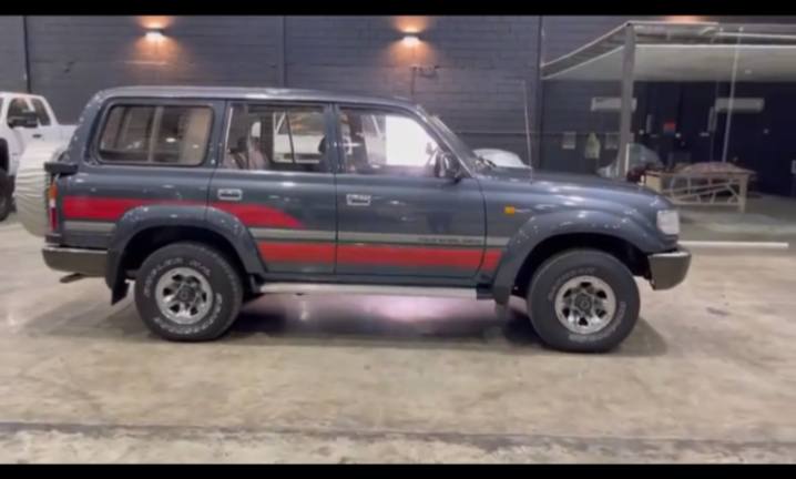 تويوتا لاندكروز 1991 - صورة 1