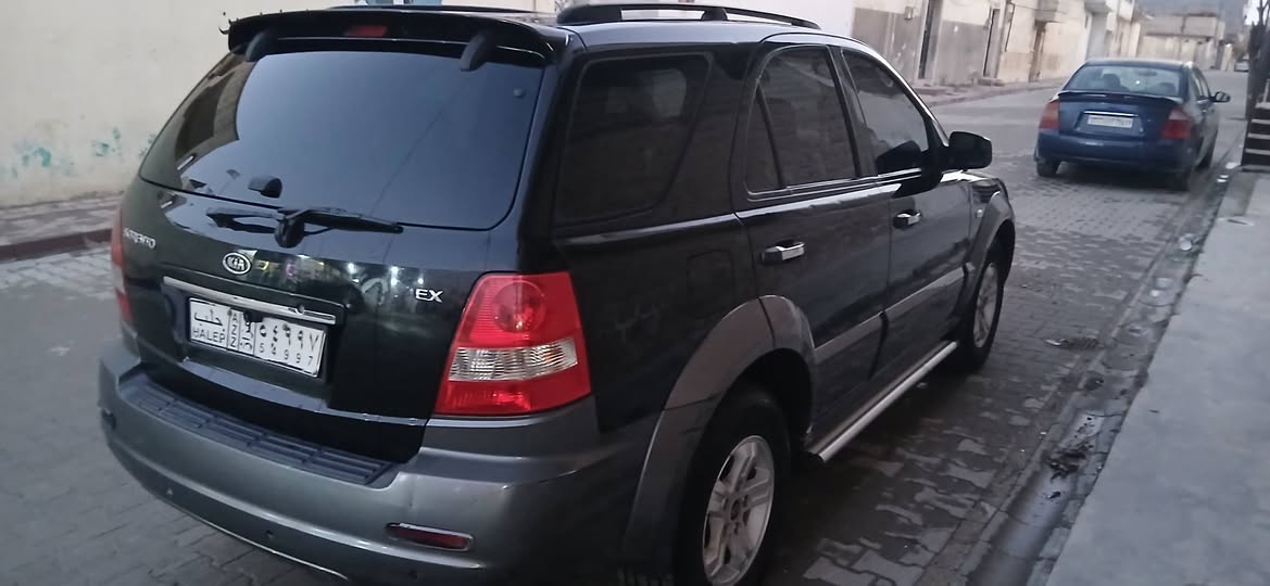 كيا سيرنتو 2005 - صورة 4