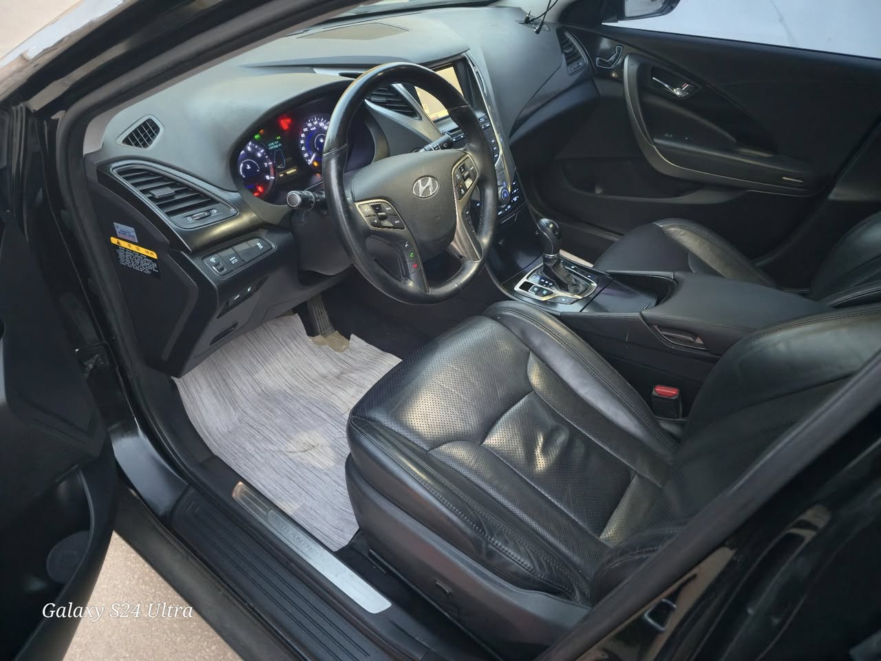 هيونداي ازيرا 2012 - صورة 2