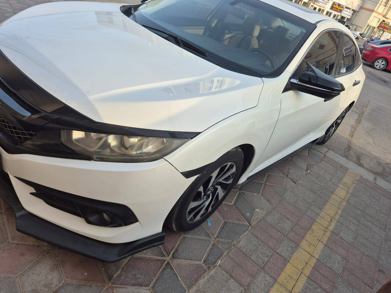 Honda سيفيك 2018 - صورة 1