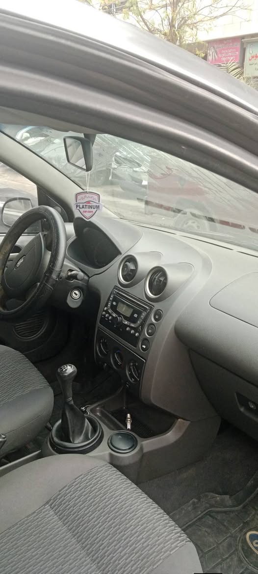 فورد فيستا 2006 - صورة 2