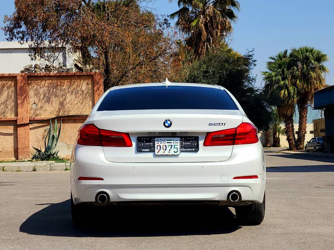بي إم دبليو 520i 2018 - صورة 3
