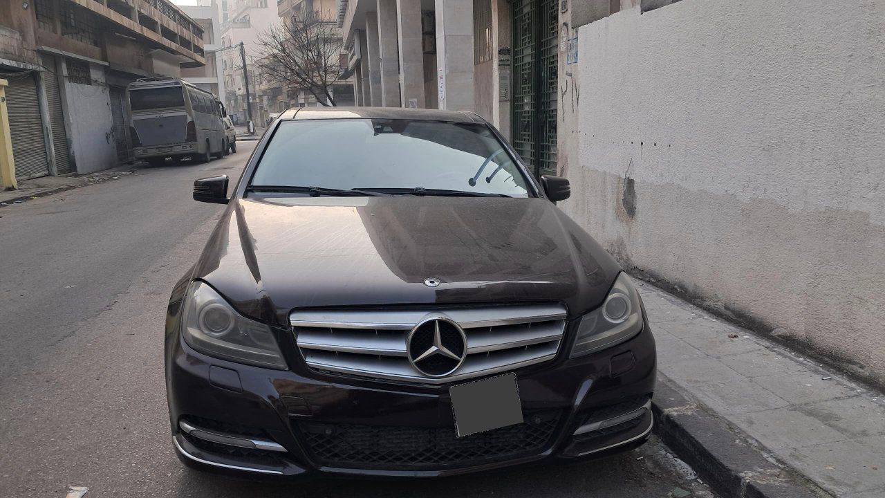 مرسيدس C200 2012 - صورة 1