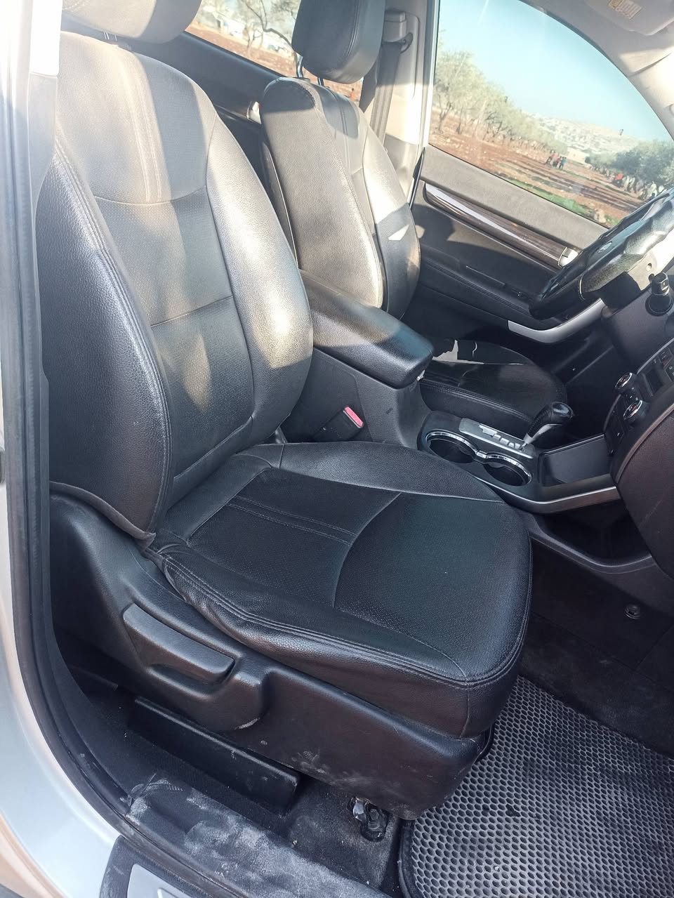 كيا سورينتو 2010 - صورة 2